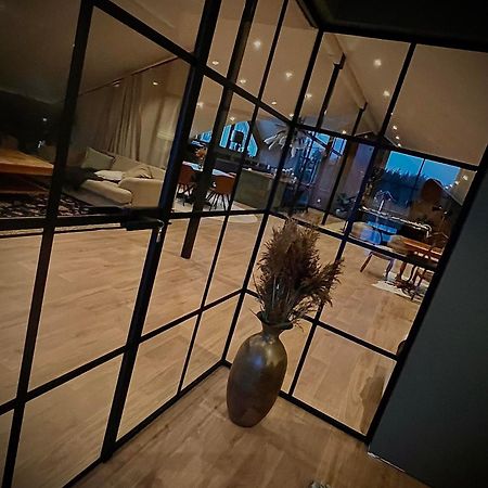 Mysig Laegenhet Med Oeppen Planloesning Pa Haestgard. Villa Ljung Ngoại thất bức ảnh