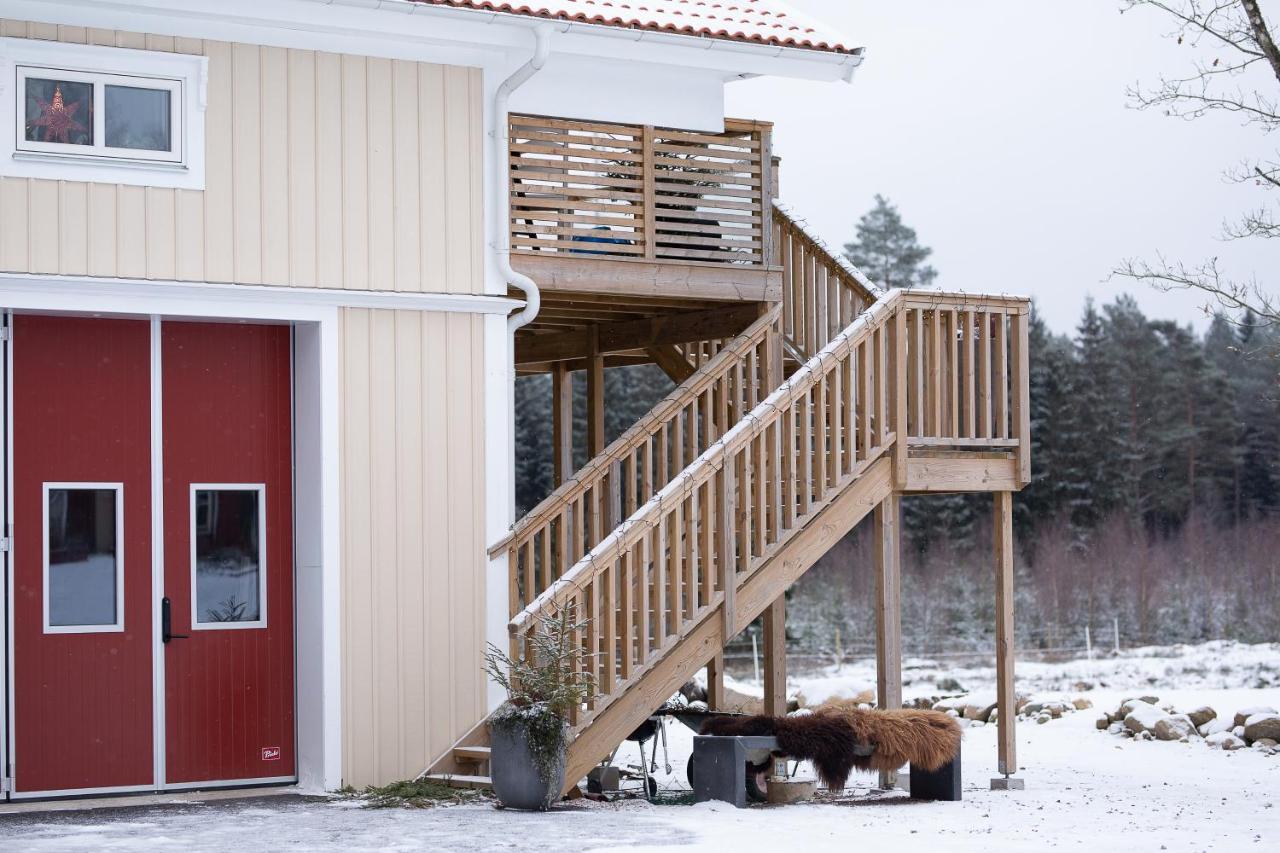 Mysig Laegenhet Med Oeppen Planloesning Pa Haestgard. Villa Ljung Ngoại thất bức ảnh